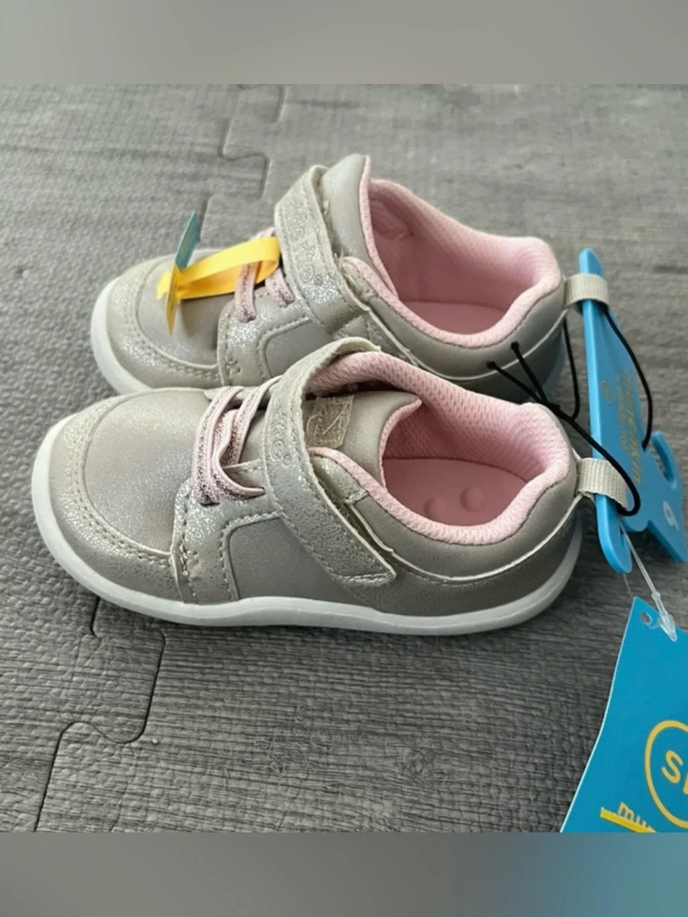 Stride Rite Gray & Pink Hook & Loop Low Top Sneaker, Unisex Baby